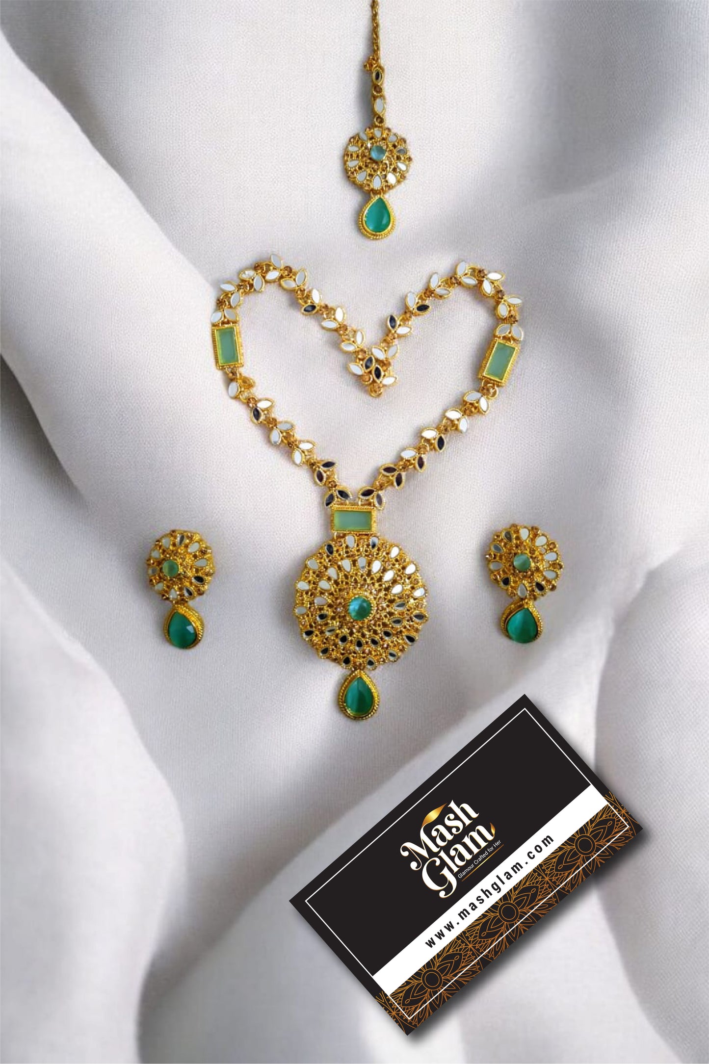 Elegant Green Kundan Necklace Set